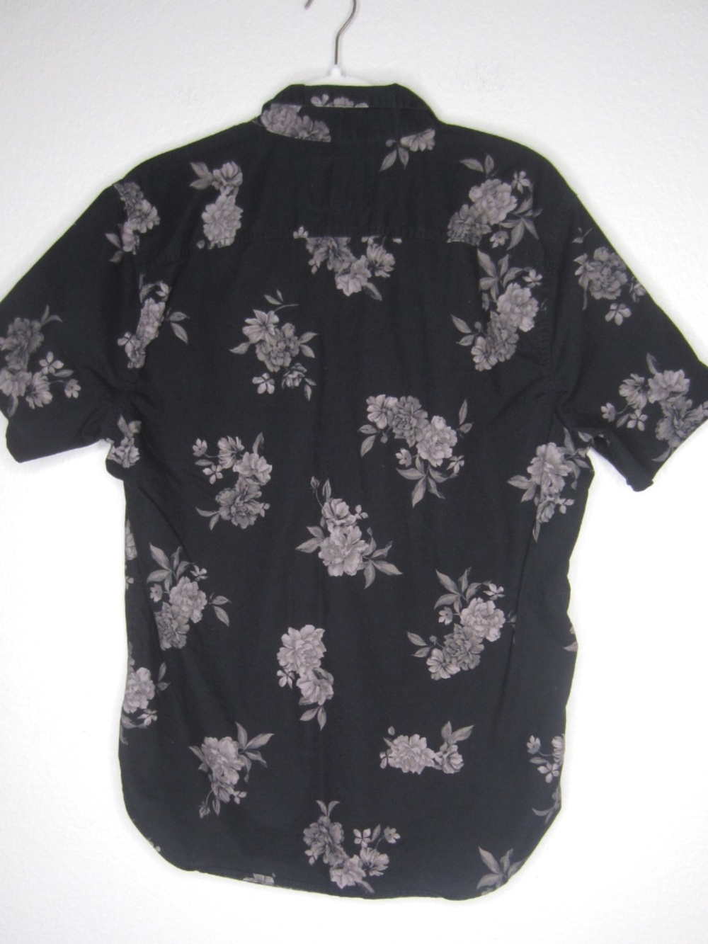 Hollister Mens Floral Shirt Summer Black And Grey Floral - Size Large - Picture 5 of 5